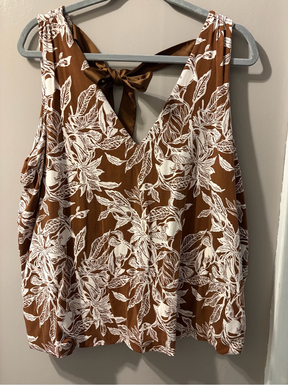 Lands' End Brown & White Tropical Tie-Back Tank